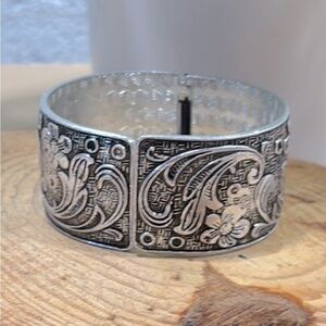 Silver Floral Engraved Bracelet​​​​